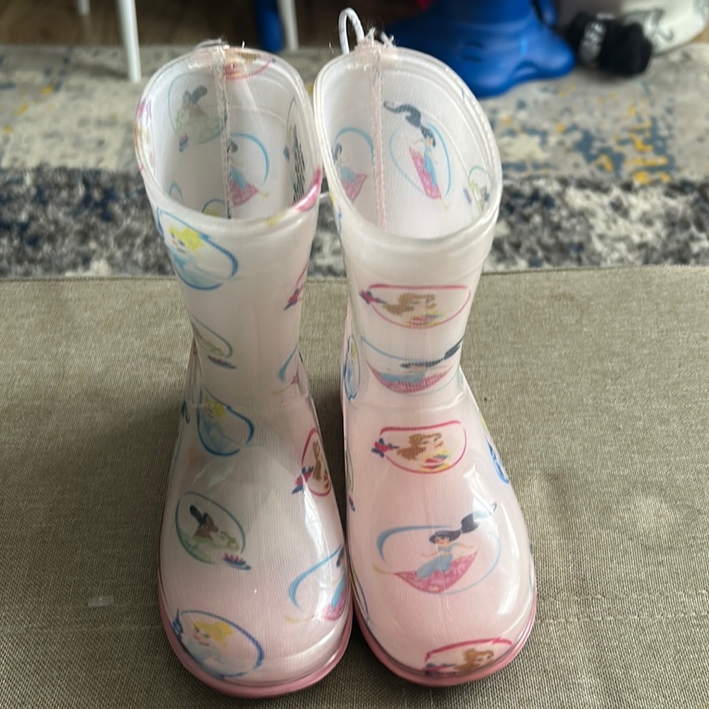 Toddler rain boots size 7 girl